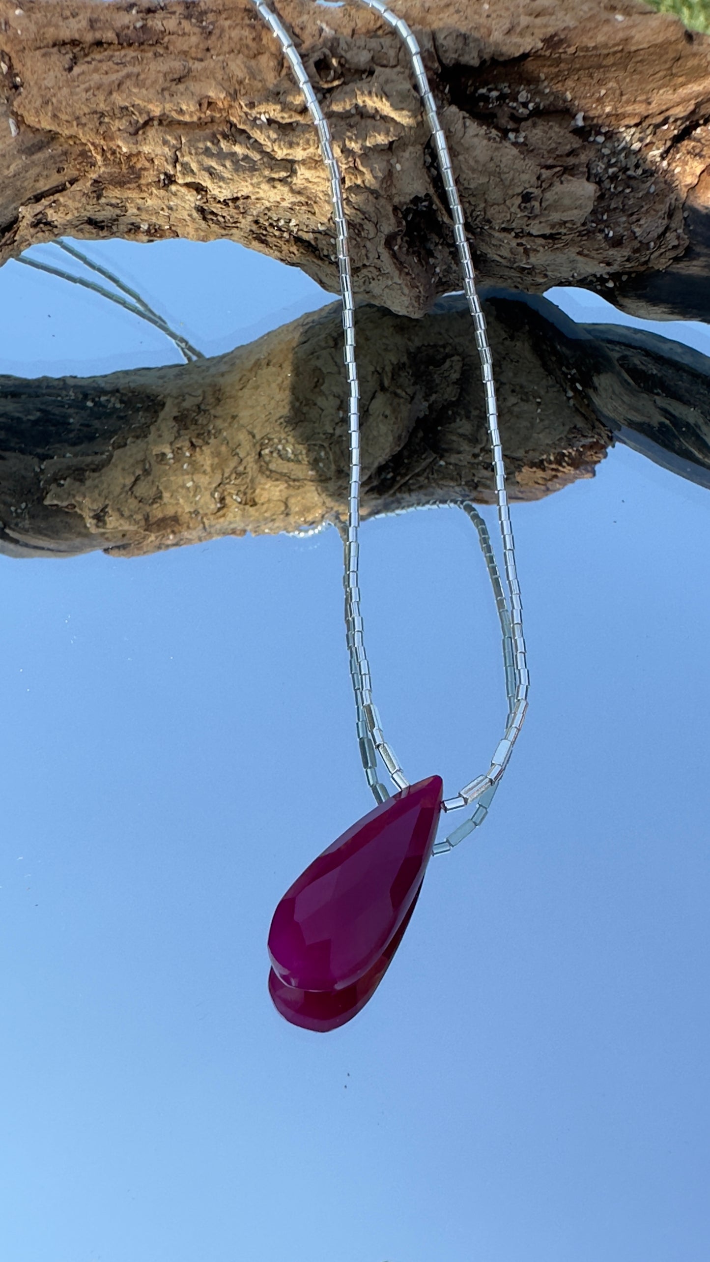 Collar Marqueza Calcedonia Fucsia