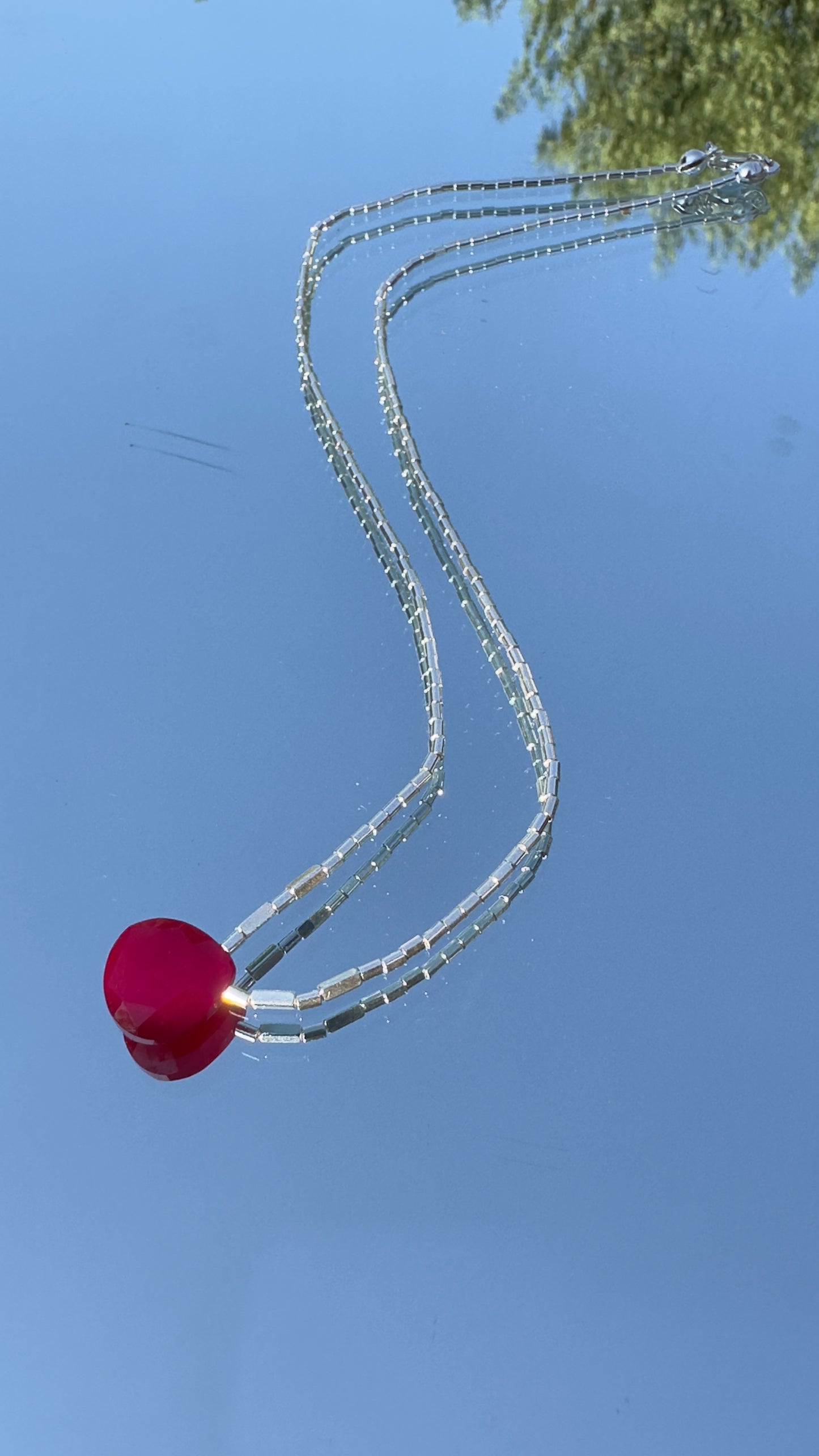 Collar Gota Calcedonia Fucsia