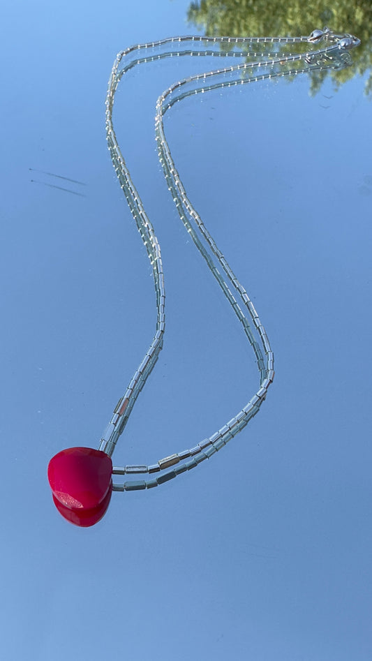 Collar Gota Calcedonia Fucsia